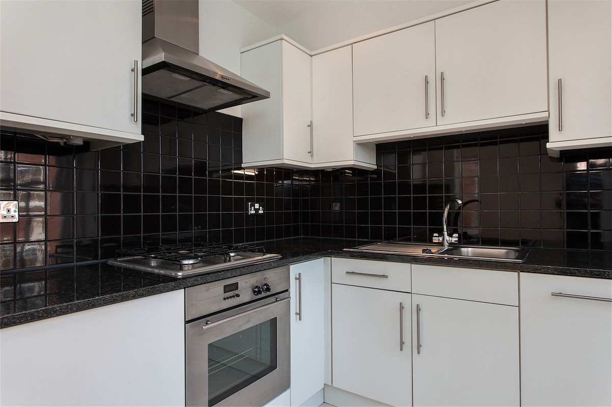 1 bedroom flat, Upper Berkeley Street, Marylebone W1H - Available