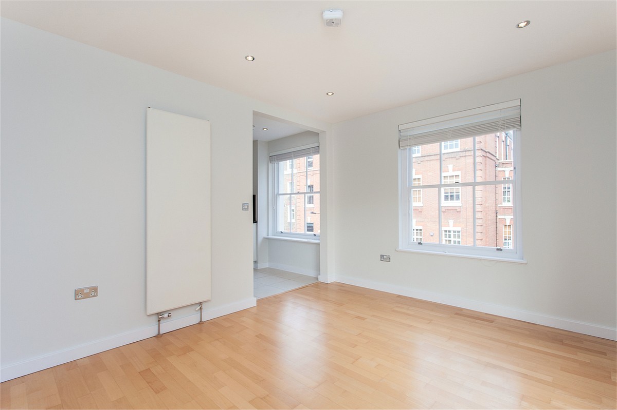 1 bedroom flat, Upper Berkeley Street, Marylebone W1H - Available