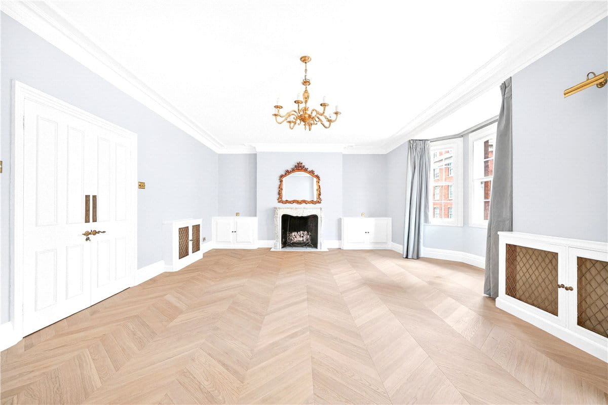 4 bedroom flat, Cumberland Mansions, George Street W1H - Available
