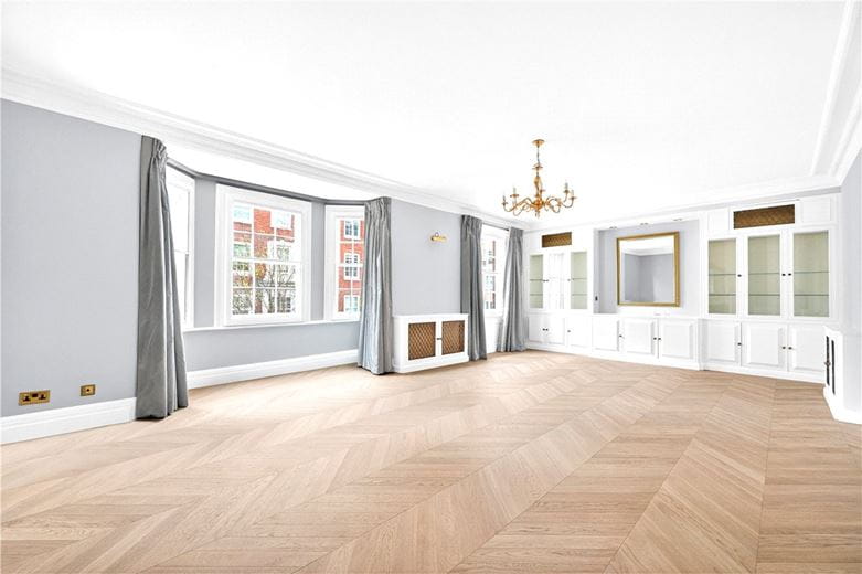 4 bedroom flat, Cumberland Mansions, George Street W1H - Available