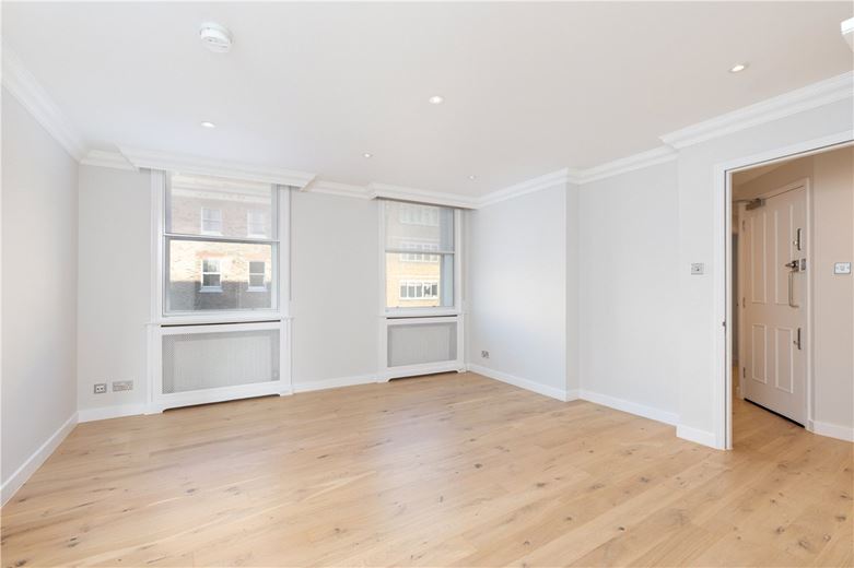 2 bedroom flat, Manchester Street, Marylebone W1U - Available