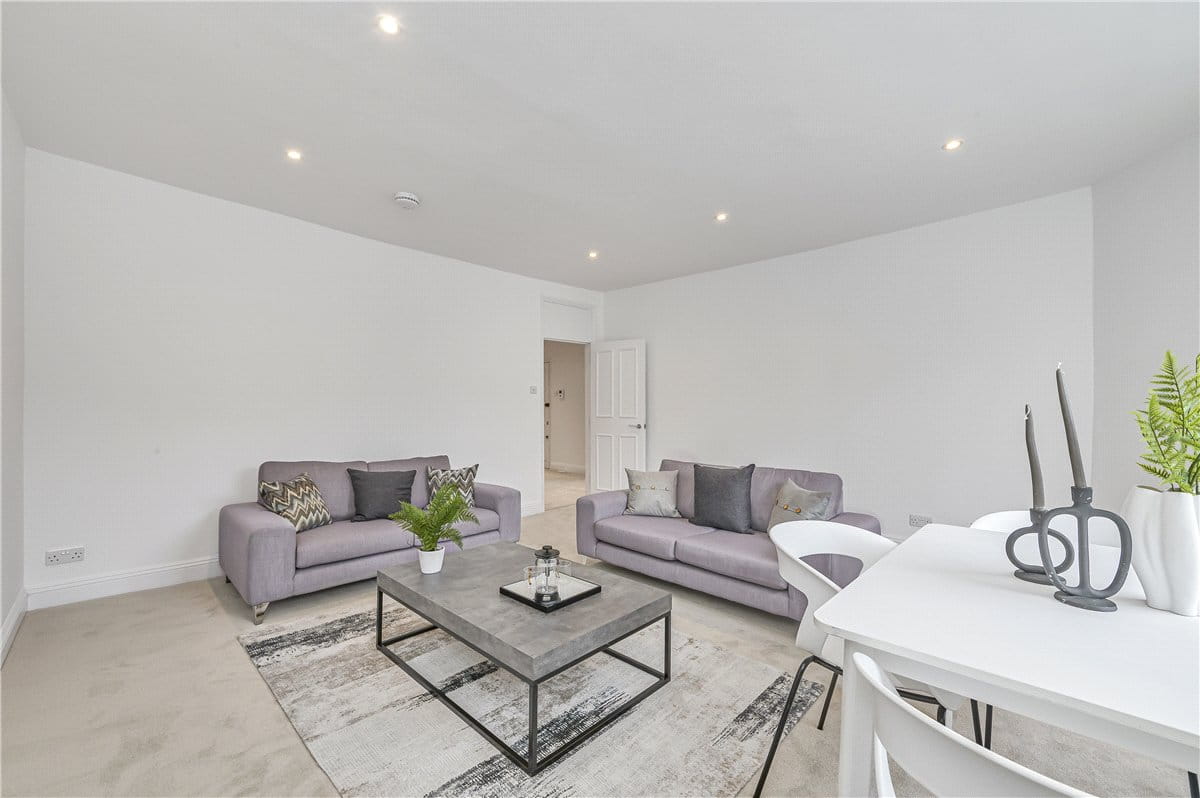 3 bedroom flat, Upper Wimpole Street, Marylebone W1G - Available