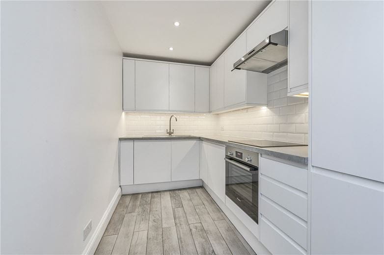 3 bedroom flat, Upper Wimpole Street, Marylebone W1G - Available