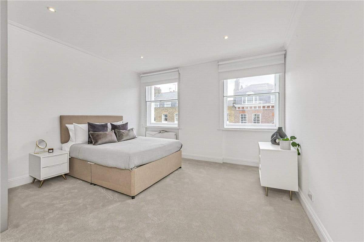 3 bedroom flat, Upper Wimpole Street, Marylebone W1G - Available