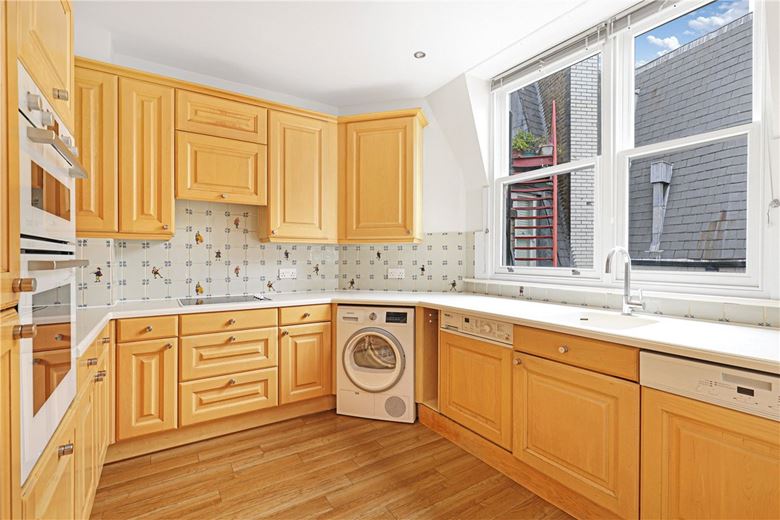 3 bedroom flat, New Cavendish Street, Marylebone W1W - Available