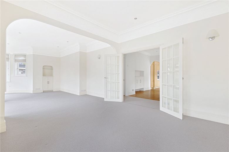 3 bedroom flat, New Cavendish Street, Marylebone W1W - Available