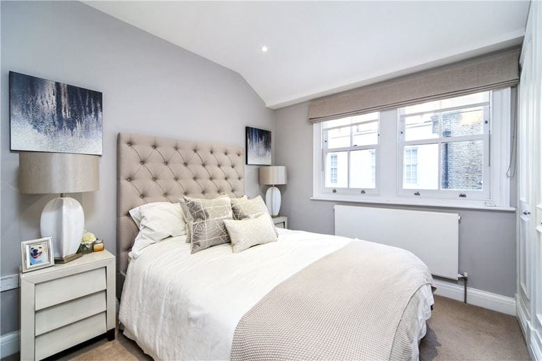 2 bedroom house, Gloucester Place Mews, Marylebone W1U - Available