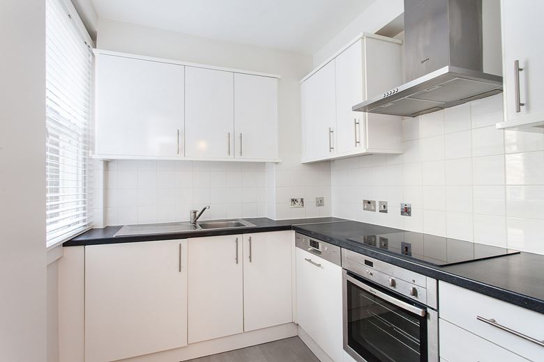 3 bedroom flat, George Street, Marylebone W1H - Let Agreed