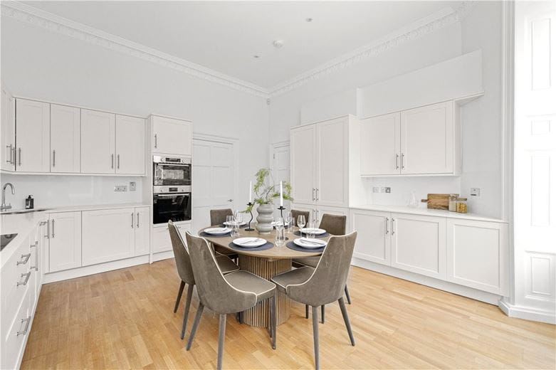 2 bedroom maisonette, Gloucester Place, Marylebone W1U - Available