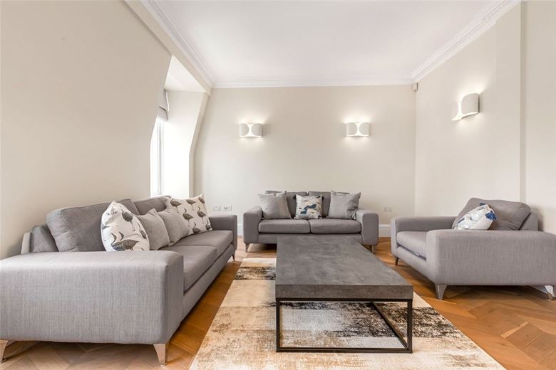 3 bedroom flat, Weymouth Street, Marylebone W1G - Available