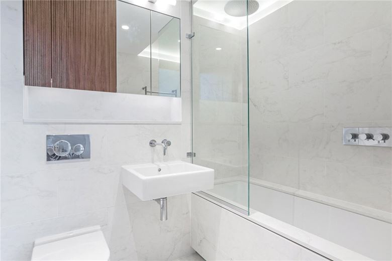 1 bedroom flat, Harley Street, Marylebone W1G - Available