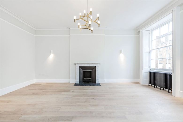 1 bedroom flat, Harley Street, Marylebone W1G - Available