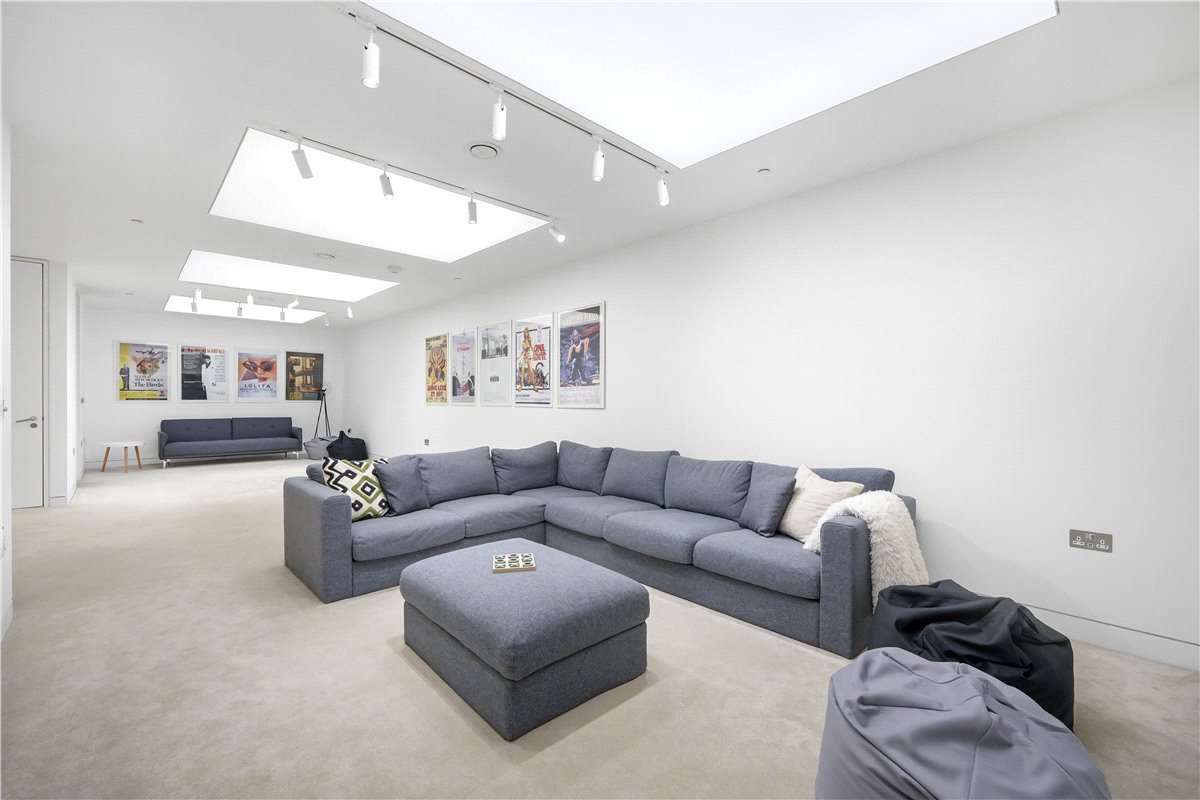 3 bedroom house, Bingham Place, London W1U - Available