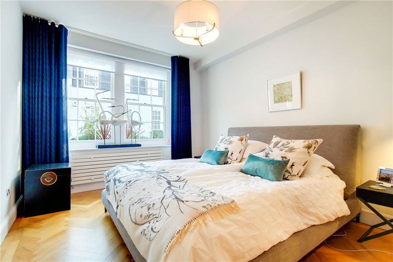 2 bedroom flat, Devonshire Mews South, Marylebone W1G - Available