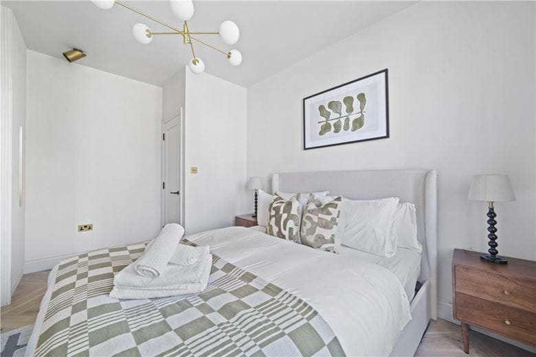 2 bedroom flat, Taunton Place, London NW1 - Let Agreed