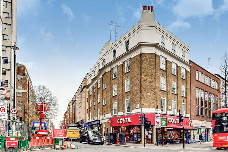 3 bedroom flat, George Street, Marylebone W1H - Available