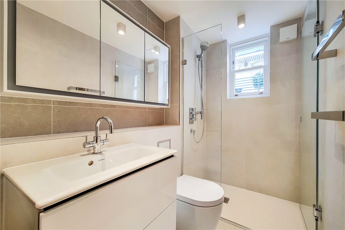  bedroom flat, James Street, Marylebone W1U