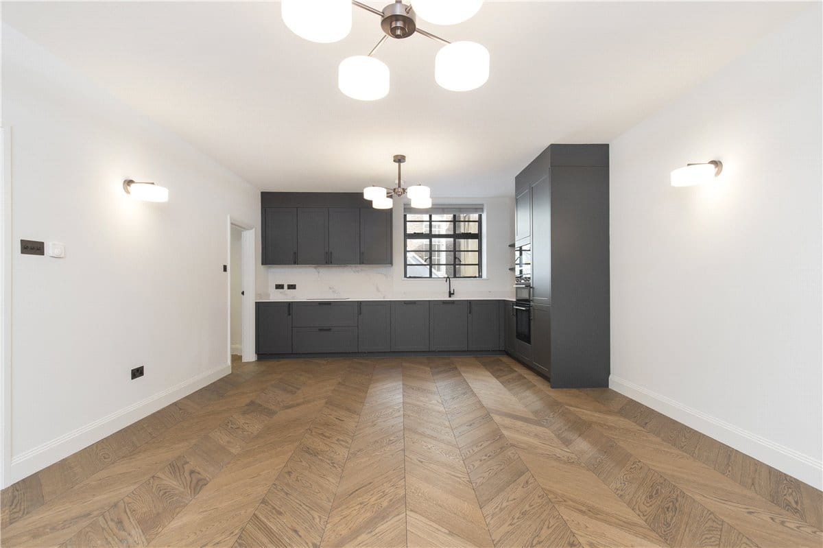 2 bedroom flat, Gloucester Place Mews, Marylebone W1U - Let Agreed