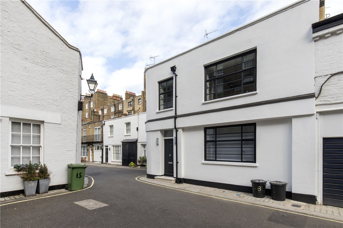 2 bedroom flat, Gloucester Place Mews, Marylebone W1U - Let Agreed