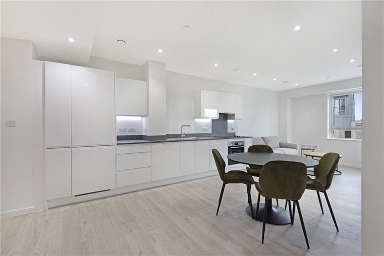 1 bedroom flat, Heartwell Avenue, London E16 - Let Agreed