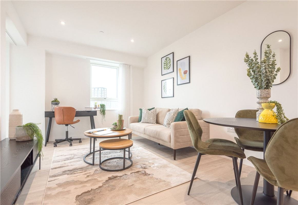 2 bedroom flat, Heartwell Avenue, London E16