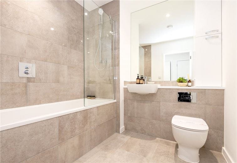 2 bedroom flat, Heartwell Avenue, London E16