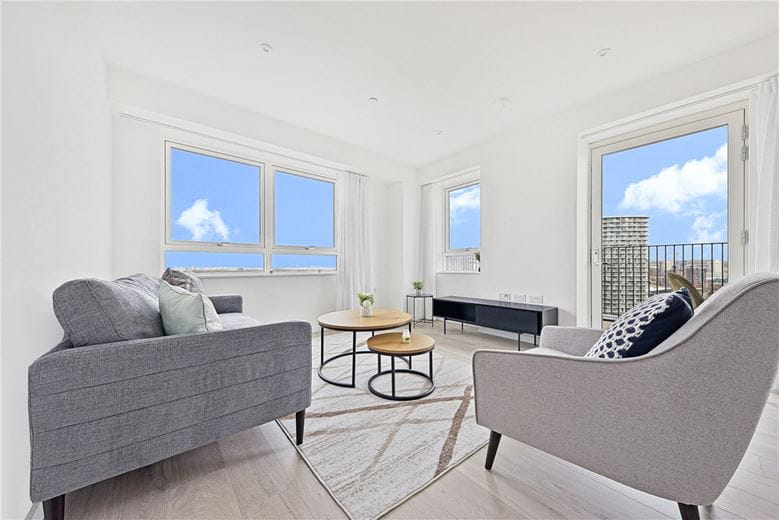 2 bedroom flat, Heartwell Avenue, London E16