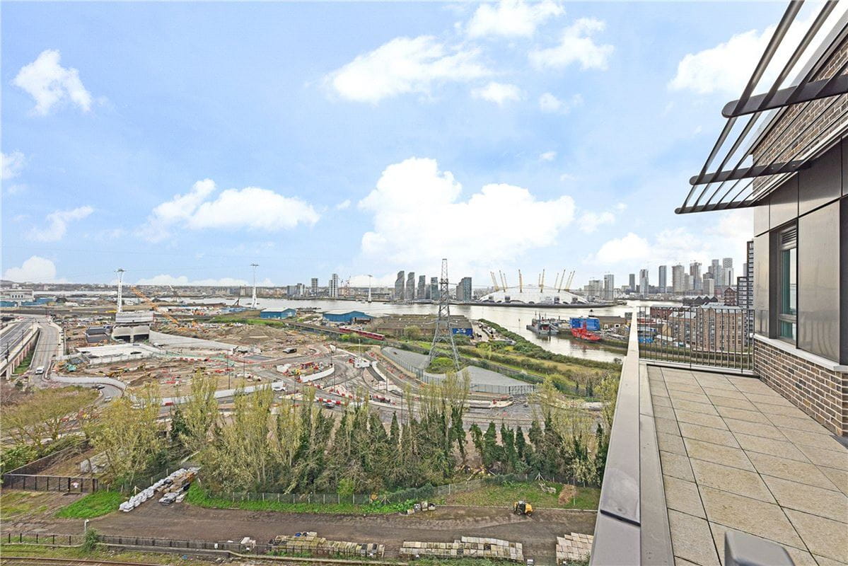 2 bedroom flat, Heartwell Avenue, London E16