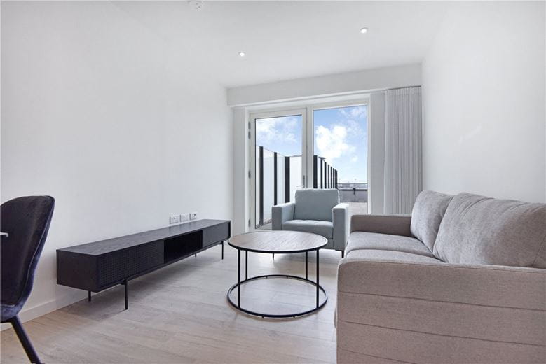 2 bedroom flat, Heartwell Avenue, London E16