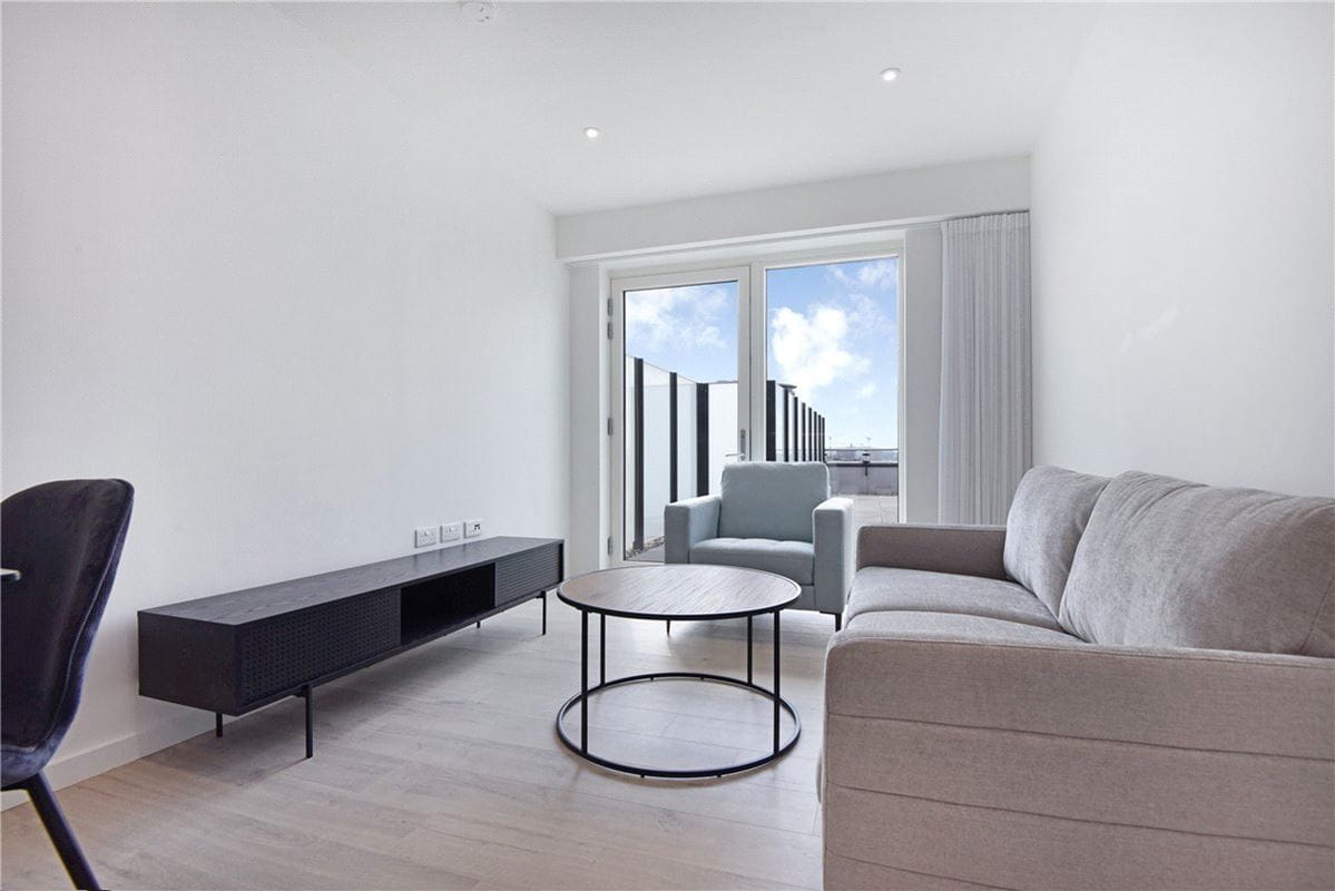 2 bedroom flat, Heartwell Avenue, London E16