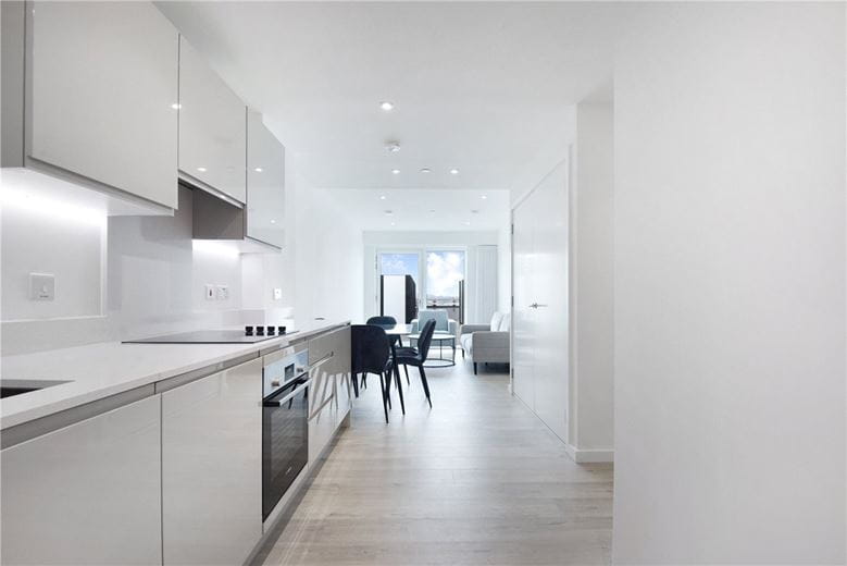 2 bedroom flat, Heartwell Avenue, London E16