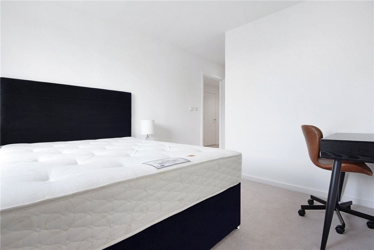 2 bedroom flat, Heartwell Avenue, London E16