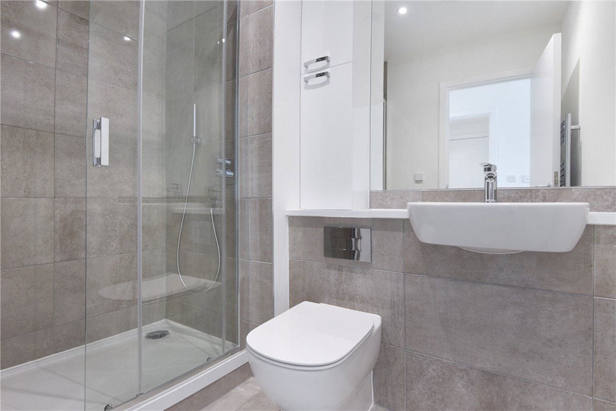 2 bedroom flat, Heartwell Avenue, London E16