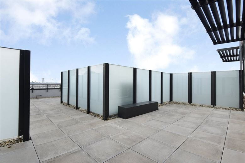 2 bedroom flat, Heartwell Avenue, London E16