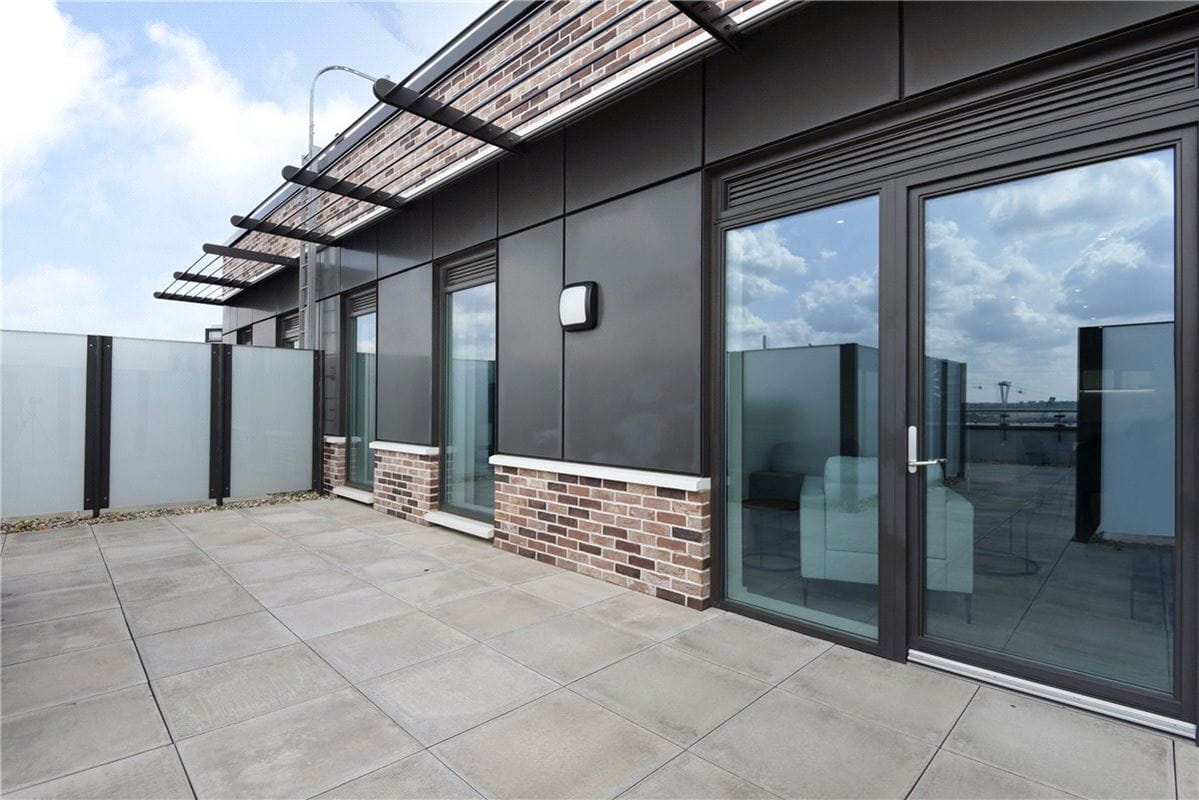 2 bedroom flat, Heartwell Avenue, London E16