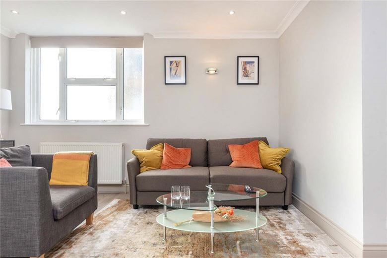 3 bedroom flat, Bickenhall Street, Marylebone W1U - Available