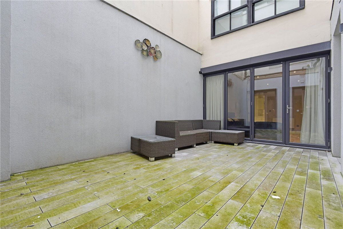 3 bedroom flat, Portland Place, Marylebone W1B - Available