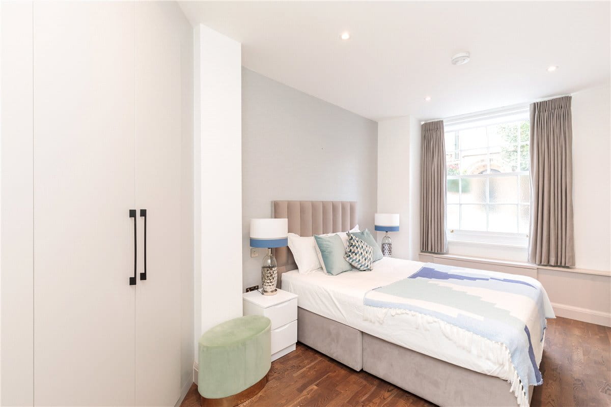 4 bedroom flat, Bryanston Court, George Street W1H - Available