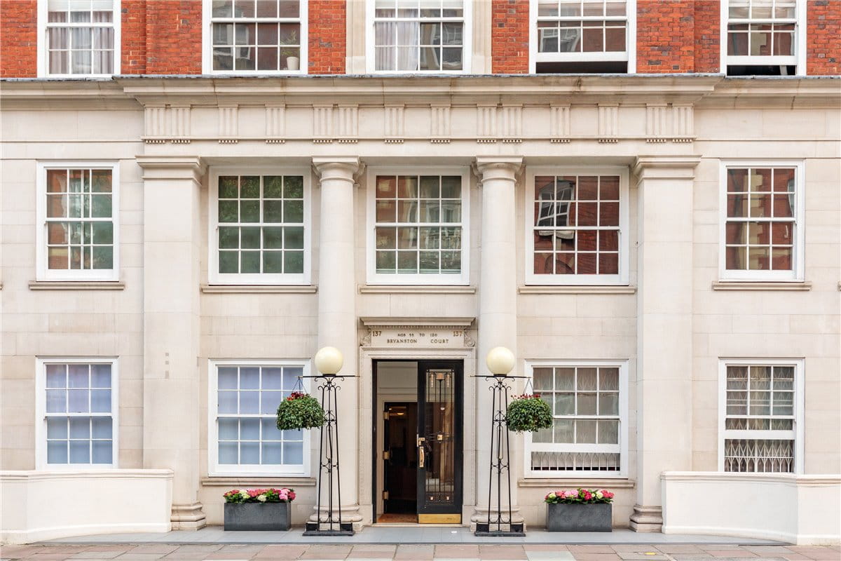 4 bedroom flat, Bryanston Court, George Street W1H - Available