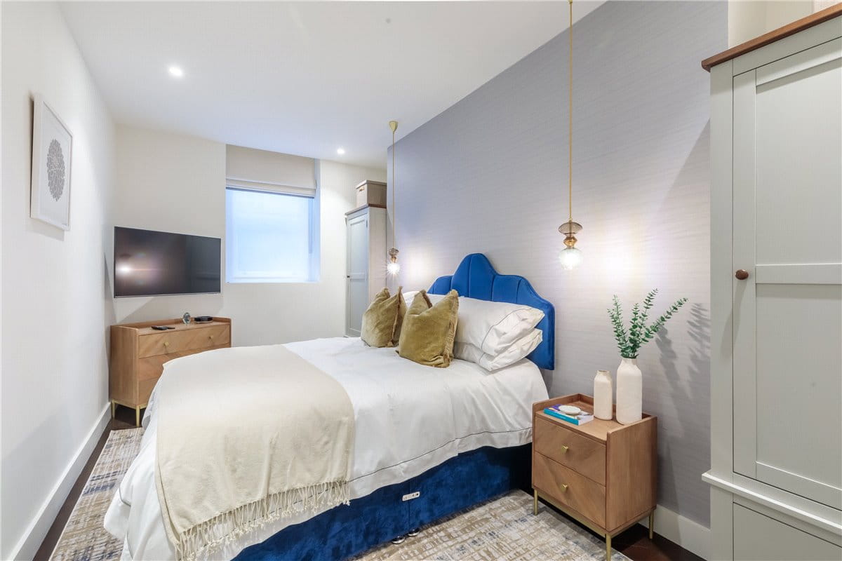 3 bedroom maisonette, Wimpole Street, London W1G - Available