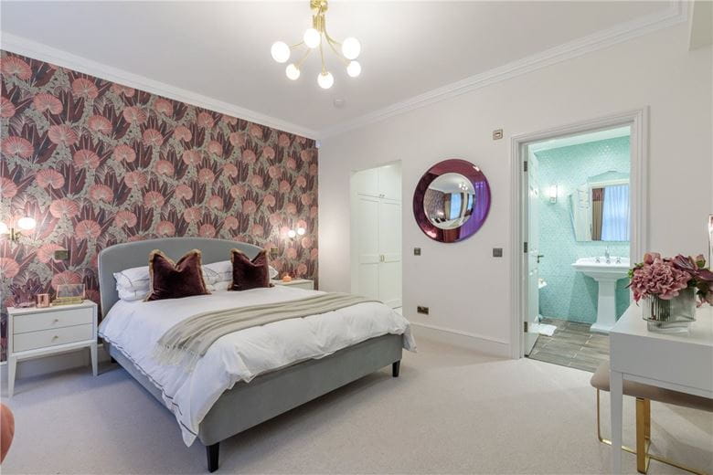 3 bedroom maisonette, Wimpole Street, London W1G - Available