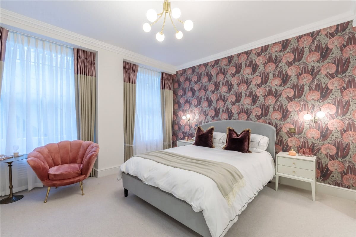 3 bedroom maisonette, Wimpole Street, London W1G - Available