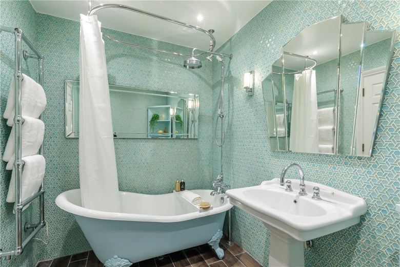 3 bedroom maisonette, Wimpole Street, London W1G - Available