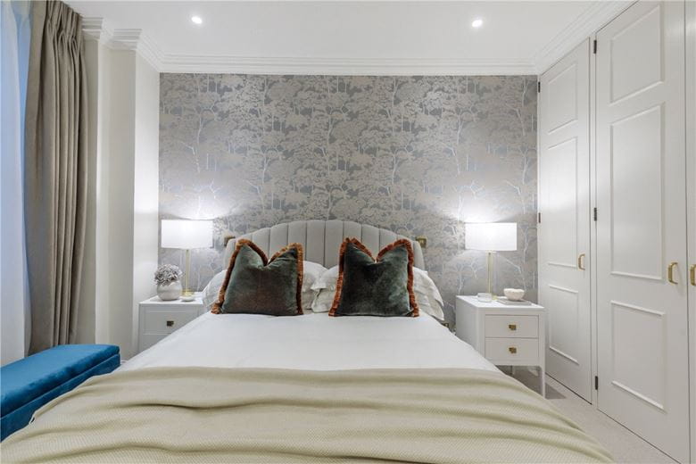 3 bedroom maisonette, Wimpole Street, London W1G - Available