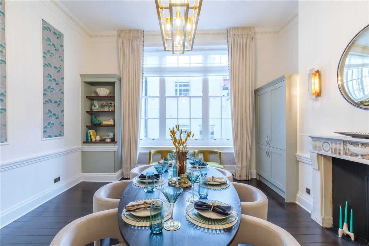 3 bedroom maisonette, Wimpole Street, London W1G - Available