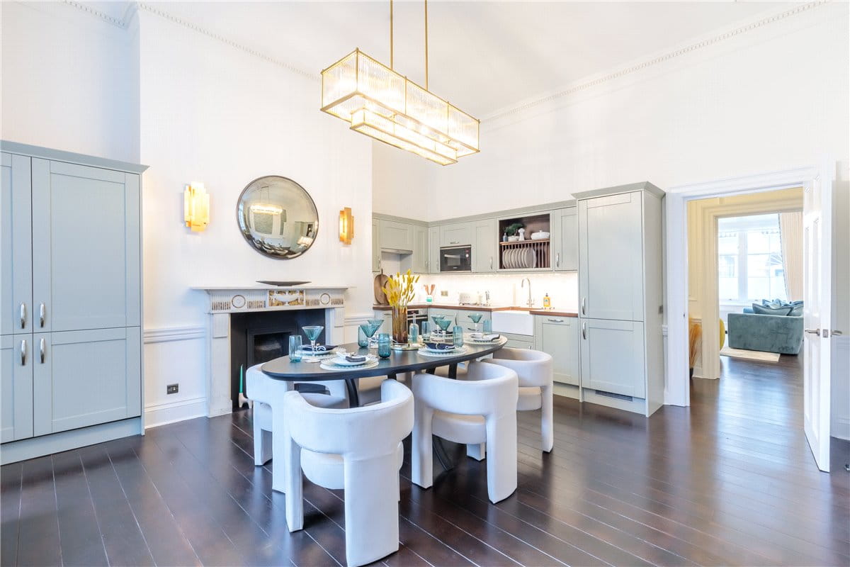 3 bedroom maisonette, Wimpole Street, London W1G - Available