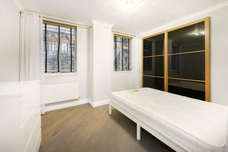 3 bedroom flat, Montagu Square, London W1H - Available