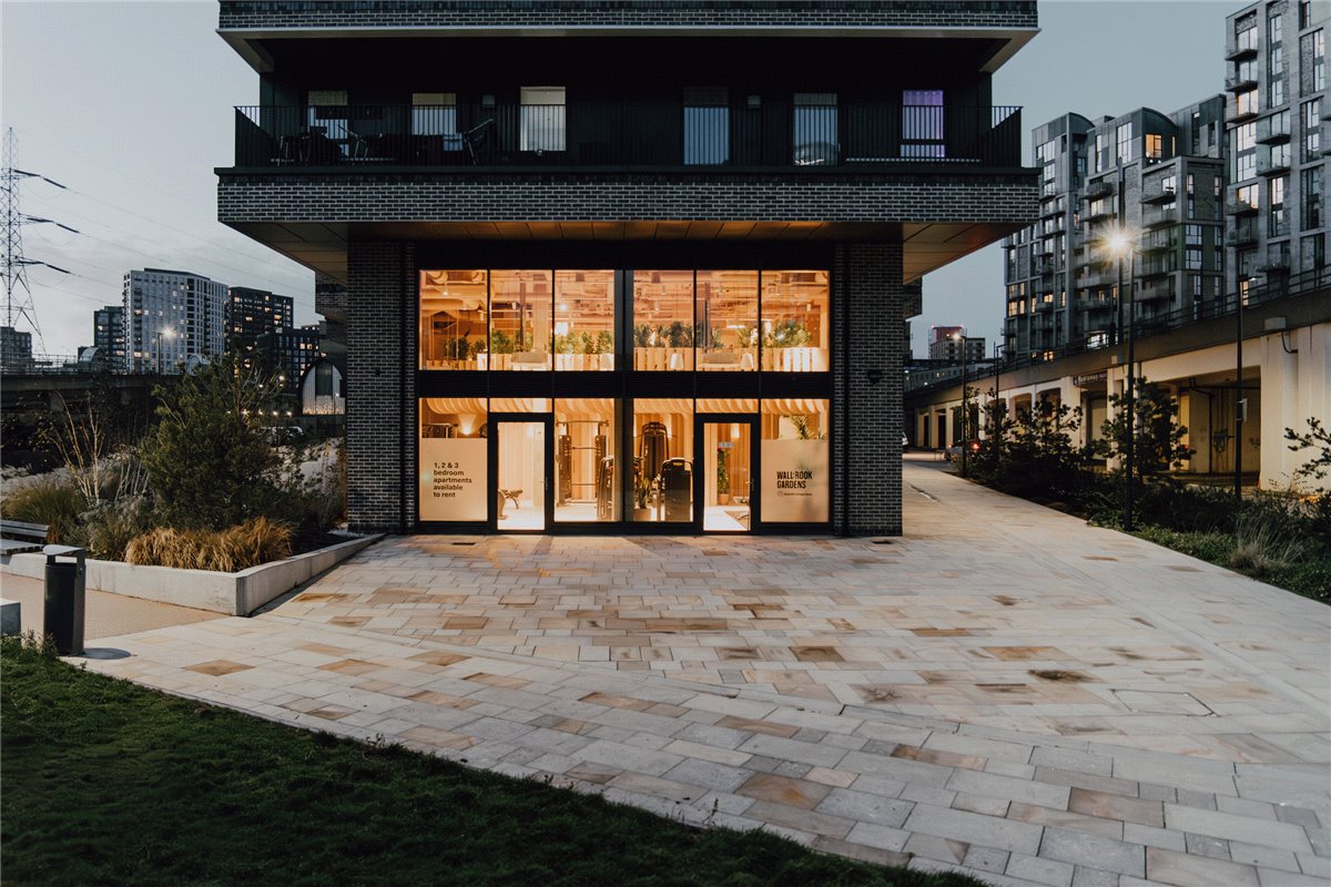 3 bedroom flat, Heartwell Avenue, London E16