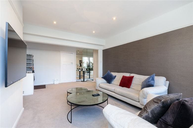 3 bedroom flat, Seymour Place, Marylebone W1H - Available