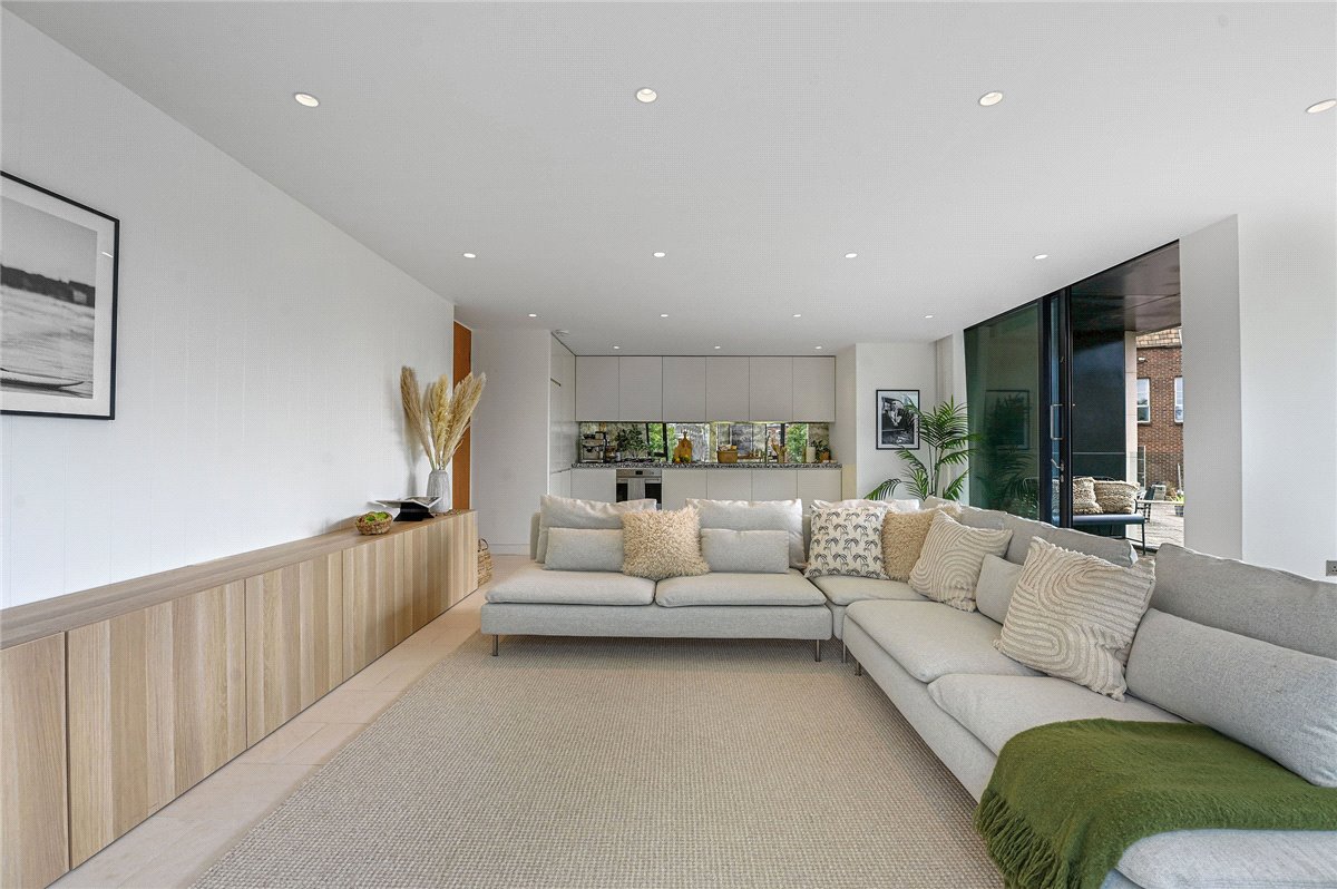 3 bedroom flat, Latitude House, Oval Road NW1 - Available